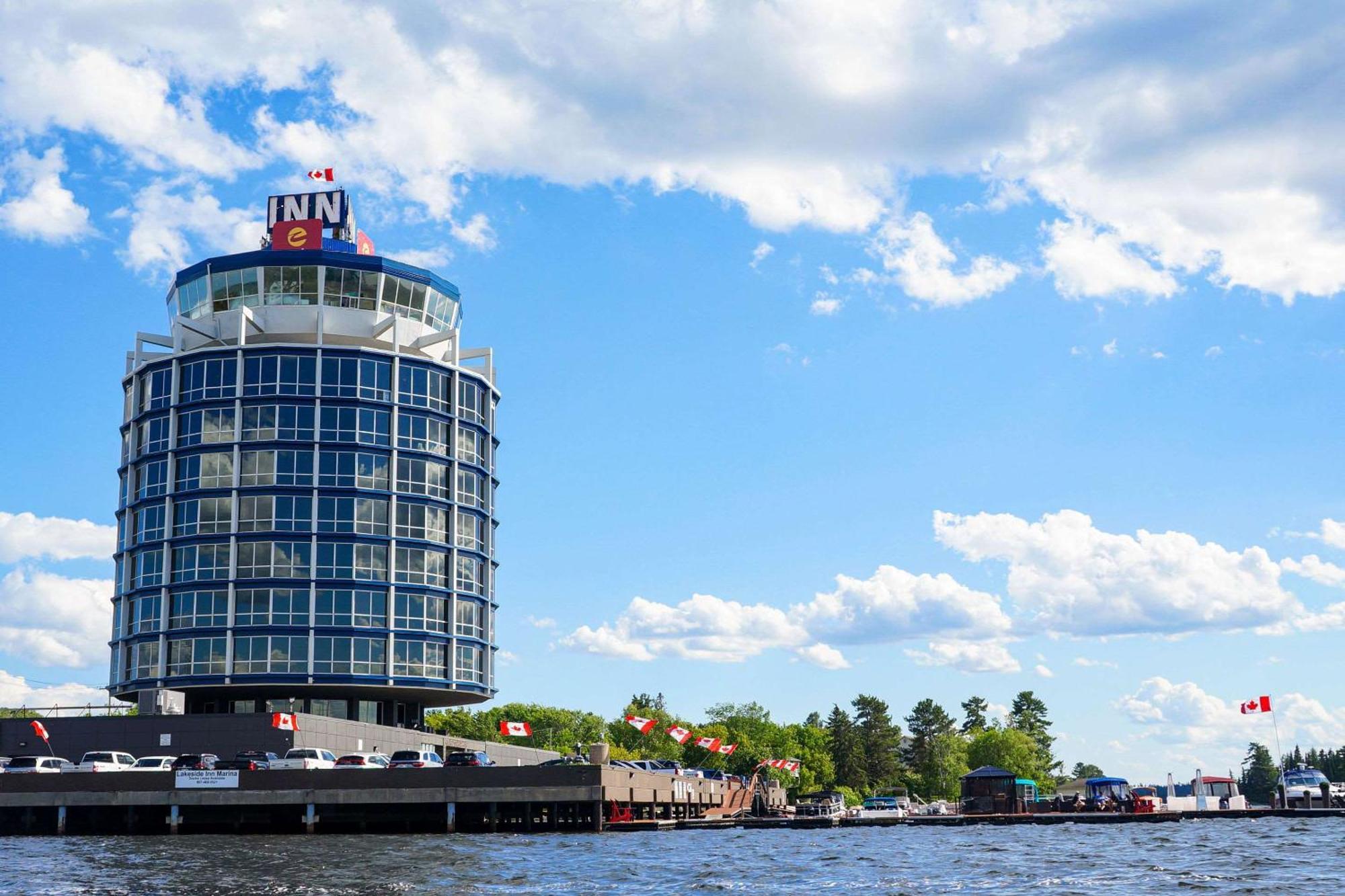 Clarion Lakeside Inn & Conference Centre Kenora Exterior photo